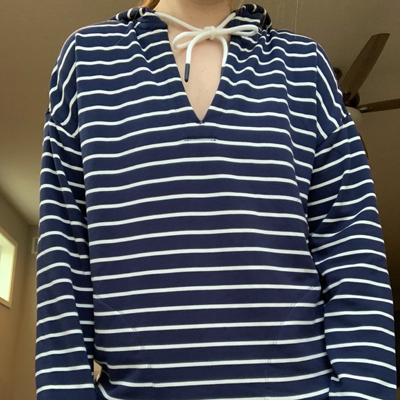 Vineyard Vines Tops - Vineyard vines striped sweatshirt